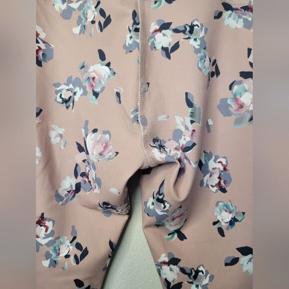 Beyond Yoga Floral Pink Leggings Size Small - Picture 5 of 6